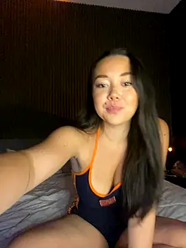 mayakitsune69 online show from October 2025 01:00:01 PM