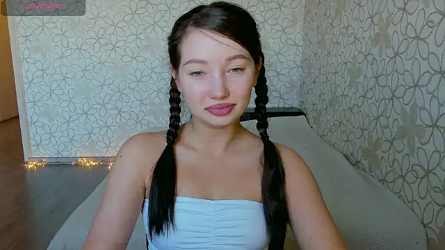 Lissa Cristal online show from May 2026 12:12:01 PM