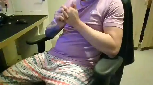 Snapshot of realityyshowww chatting on December 2024 05:55:01 PM realityyshowww online show from December 2024 05:55:01 PM