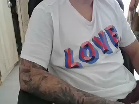 Snapshot of realityyshowww chatting on October 2025 12:17:01 PM realityyshowww online show from October 2025 12:17:01 PM