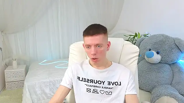 shampoo777 online show from March 2025 01:01:01 PM