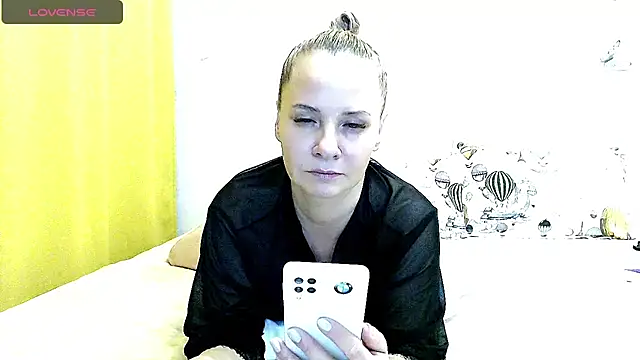 Snapshot of Milen_Milf chatting on February 2025 06:49:02 PM Milen Milf online show from February 2025 06:49:02 PM