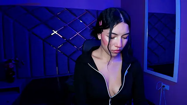 Snapshot of Poly_Sasha_ chatting on November 2025 04:17:01 AM Poly Sasha online show from November 2025 04:17:01 AM