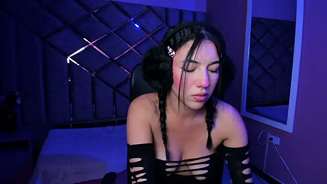 Snapshot of Poly_Sasha_ chatting on December 2025 03:49:02 AM Poly Sasha online show from December 2025 03:49:02 AM