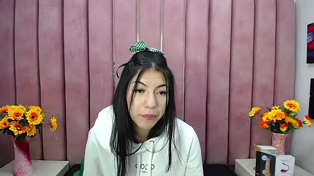 Snapshot of Poly_Sasha_ chatting on March 2025 06:28:02 AM Poly Sasha online show from March 2025 06:28:02 AM