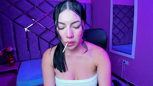 Snapshot of Poly_Sasha_ chatting on November 2025 04:27:02 AM Poly Sasha online show from November 2025 04:27:02 AM