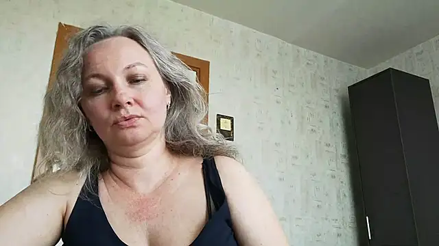 EdithManning online show from June 2026 07:42:01 AM