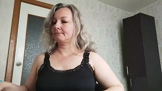 Snapshot of EdithManning chatting on July 2026 06:22:02 AM EdithManning online show from July 2026 06:22:02 AM