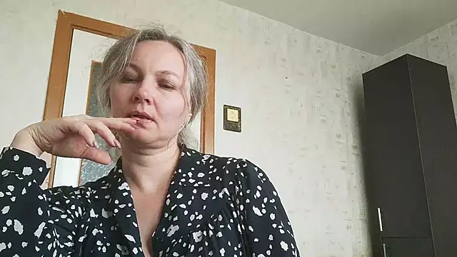 EdithManning online show from May 2026 06:31:02 AM