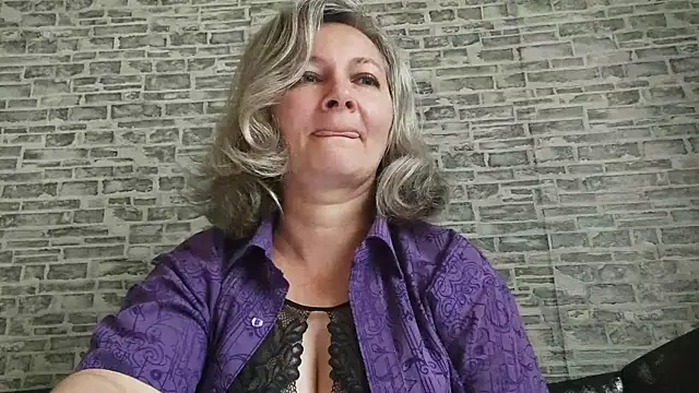 EdithManning online show from September 2025 05:46:01 AM