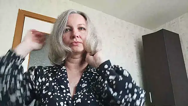 EdithManning online show from May 2026 06:00:01 AM