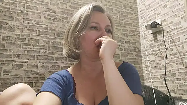 EdithManning online show from February 2025 03:33:01 PM