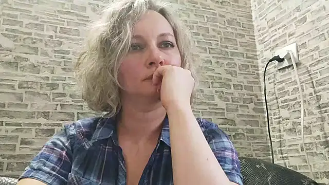 EdithManning online show from March 2025 02:47:01 PM