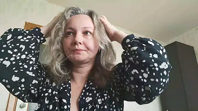 EdithManning online show from May 2026 06:17:02 AM