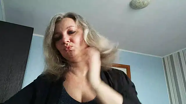 EdithManning online show from March 2026 06:49:02 AM