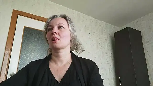 EdithManning online show from May 2026 05:50:02 AM