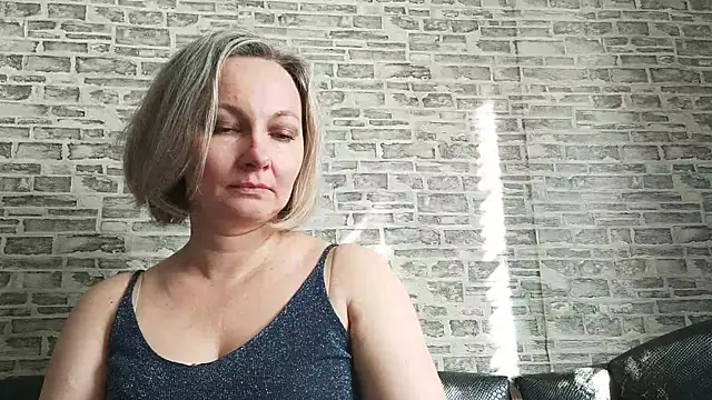 EdithManning online show from February 2025 09:07:02 AM