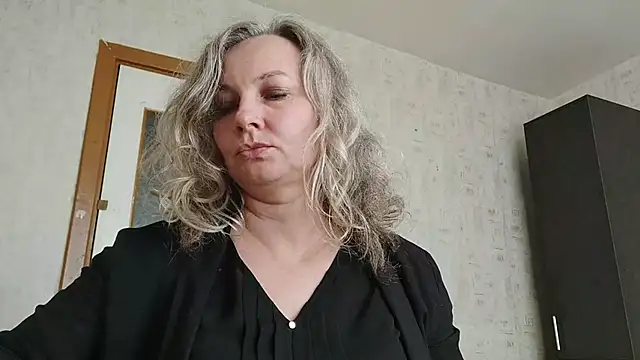 EdithManning online show from May 2026 02:45:01 PM