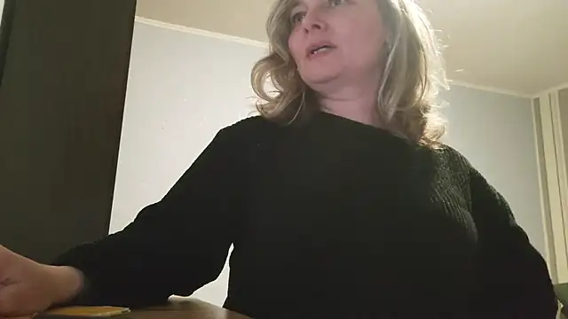 EdithManning online show from April 2026 06:38:01 PM