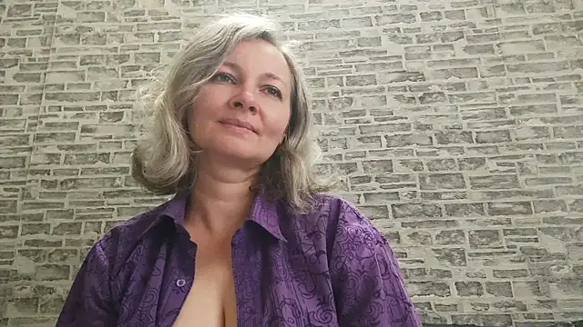 EdithManning online show from October 2025 05:20:01 AM