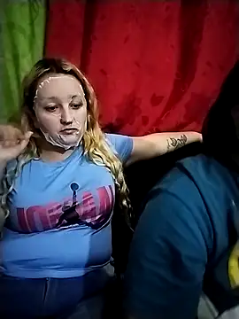 Snapshot of katieeandsharonn chatting on March 2025 06:47:02 AM katieeandsharonn online show from March 2025 06:47:02 AM