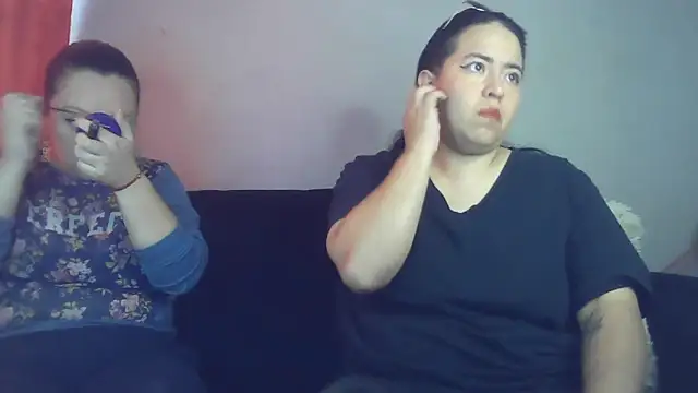 katieeandsharonn online show from November 2025 01:44:02 PM