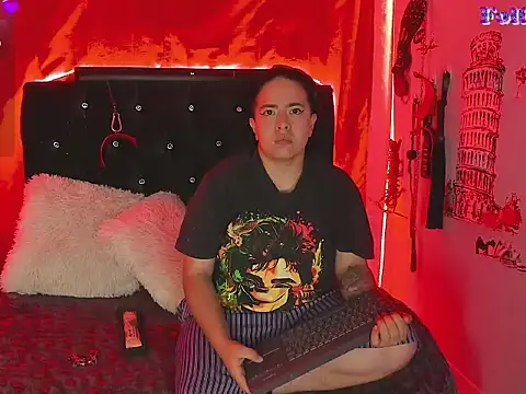 katieeandsharonn online show from November 2025 01:26:02 PM