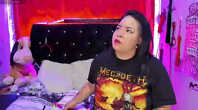 Snapshot of katieeandsharonn chatting on February 2025 01:09:02 PM katieeandsharonn online show from February 2025 01:09:02 PM