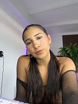 Snapshot of DRACARYSS_ chatting on June 2026 07:01:01 PM DRACARYSS online show from June 2026 07:01:01 PM
