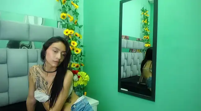 Miaa Thopmson online show from March 2025 09:40:02 AM