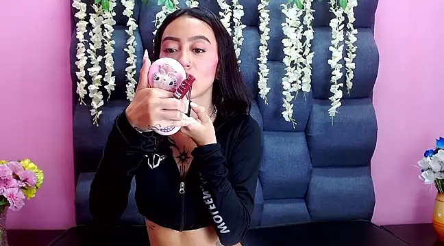 Miaa Thopmson online show from March 2025 07:21:02 PM