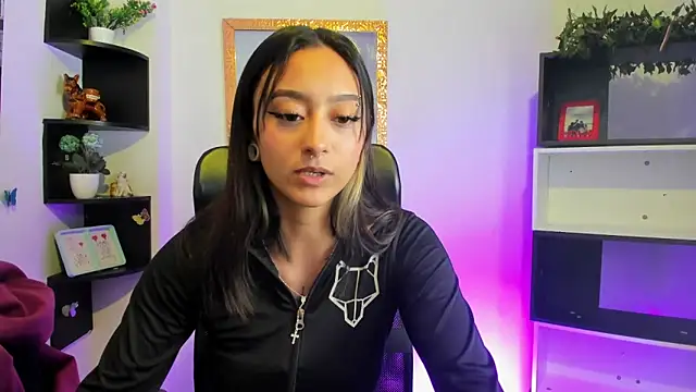 Miaa Thopmson online show from January 2026 11:08:01 PM