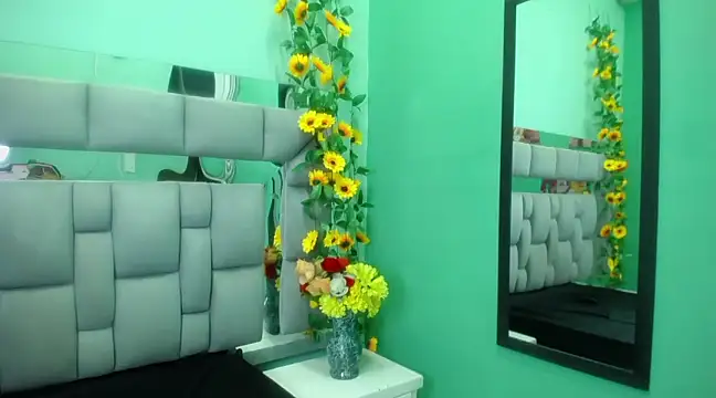 Miaa Thopmson online show from March 2025 06:35:02 AM