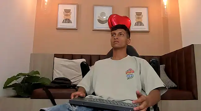 wolf james123 online show from February 2025 07:27:01 PM