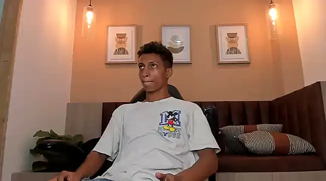 wolf james123 online show from February 2025 06:12:01 PM