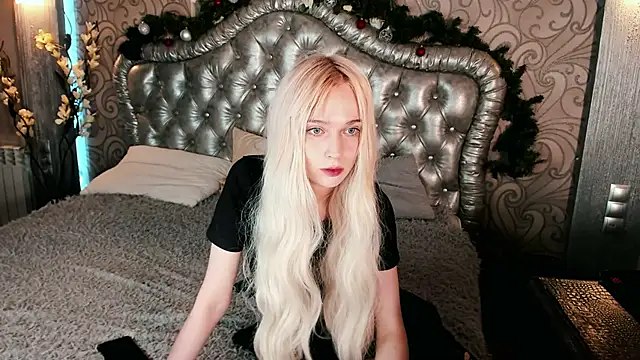 Snapshot of -NoraBless chatting on December 2024 01:32:02 PM -NoraBless online show from December 2024 01:32:02 PM