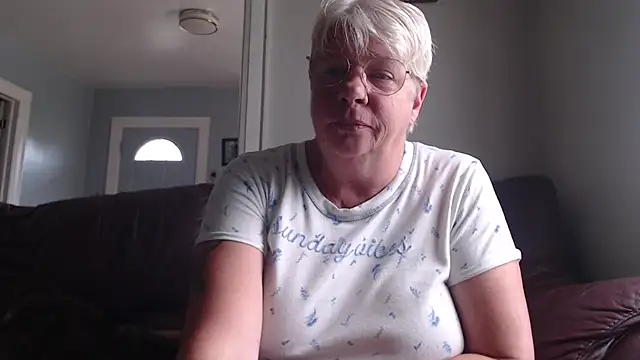 Snapshot of canadiancougar1965 chatting on October 2025 02:19:01 PM canadiancougar1965 online show from October 2025 02:19:01 PM