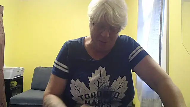 canadiancougar1965 online show from December 2025 01:45:01 PM