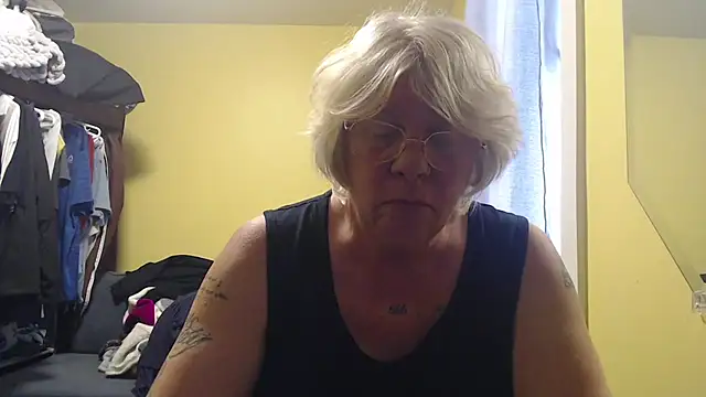 canadiancougar1965 online show from March 2026 04:30:02 PM