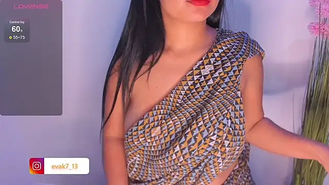 Snapshot of shara_queen1 chatting on March 2025 05:41:02 AM shara queen1 online show from March 2025 05:41:02 AM