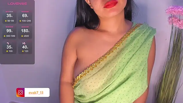 Snapshot of shara_queen1 chatting on March 2025 06:19:02 AM shara queen1 online show from March 2025 06:19:02 AM