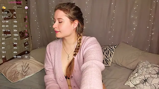 sophie  lee online show from October 2025 03:46:01 PM