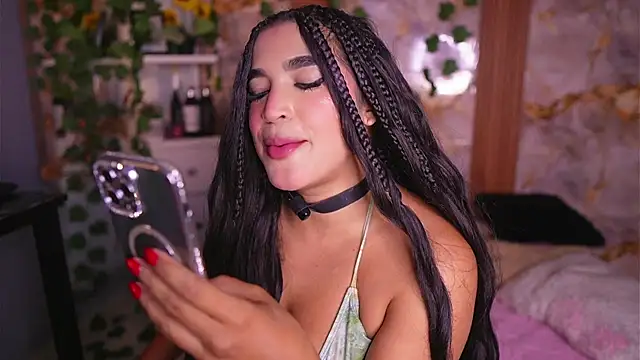 zoey-fox online show from May 2026 02:06:01 AM