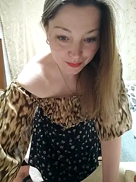 VselenaSun402 online show from May 2026 10:29:01 AM