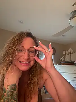 Aleesa milfxo online show from January 2025 05:33:02 PM