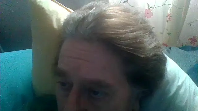 Snapshot of frankie7inch chatting on May 2026 09:00:01 PM frankie7inch online show from May 2026 09:00:01 PM