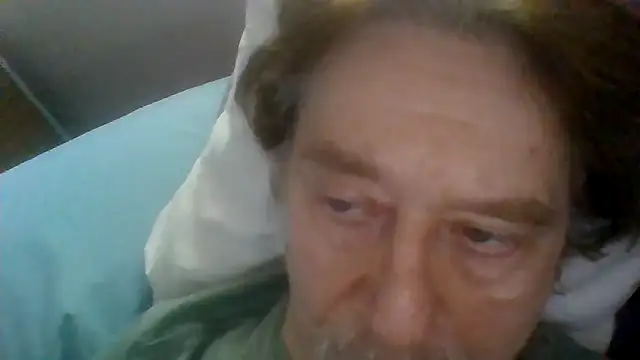 Snapshot of frankie7inch chatting on May 2026 01:05:02 PM frankie7inch online show from May 2026 01:05:02 PM