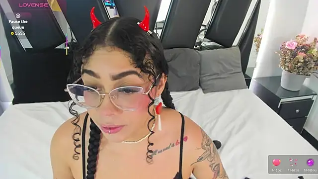 antonelllepiercee online show from November 2025 11:33:01 AM