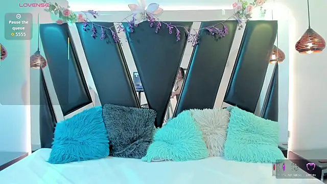 antonelllepiercee online show from April 2026 11:36:01 AM