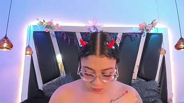 antonelllepiercee online show from March 2026 11:13:02 AM